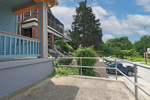 3460 Fernside Pl, Cincinnati, OH 45207 photo 3