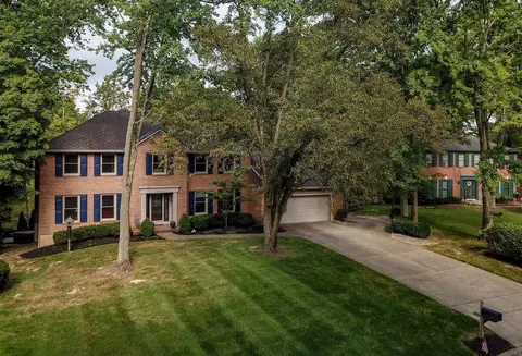 8143 Lyndhurst Ct, Cincinnati, OH 45249 photo 2