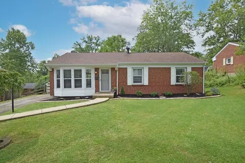 677 Crenshaw Ln, Forest Park, OH 45240 photo 1