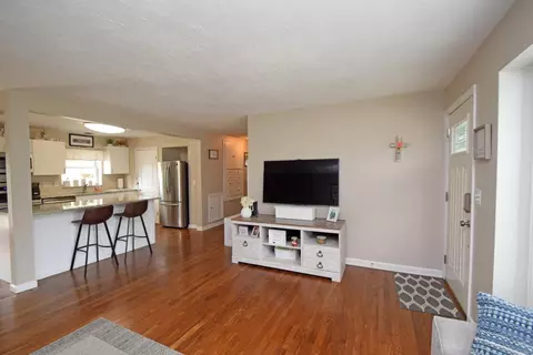 677 Crenshaw Ln, Forest Park, OH 45240 photo 4