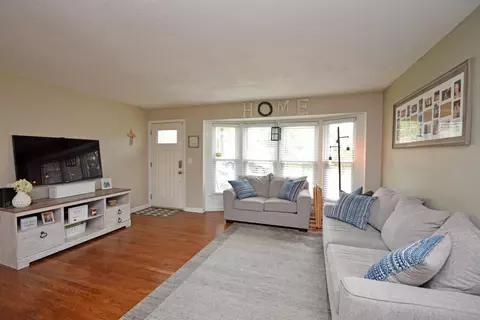 677 Crenshaw Ln, Forest Park, OH 45240 photo 3