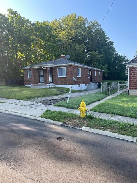 1441 Ambrose Ave, Cincinnati, OH 45224 photo 3