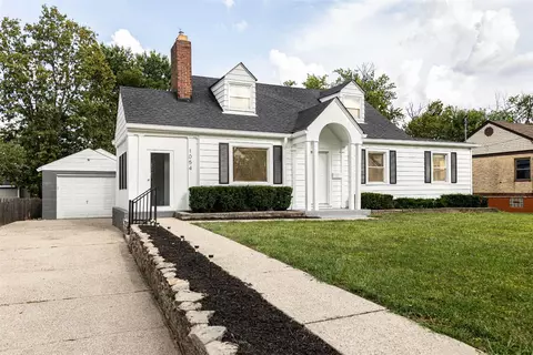 1054 Burns Ave, Wyoming, OH 45215 photo 2