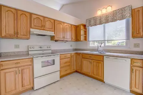 5555 Windmere Dr, Cincinnati, OH 45248 photo 8