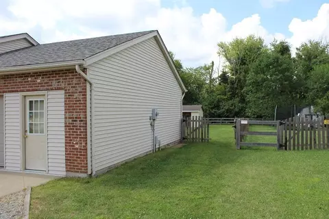 6029 Sean Cir, Blanchester, OH 45107 photo 2