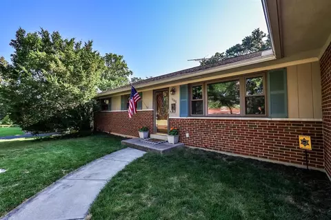 9048 Ranchill Dr, Cincinnati, OH 45231 photo 3