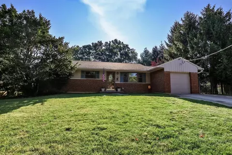 9048 Ranchill Dr, Cincinnati, OH 45231 photo 1