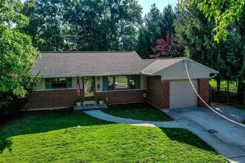 9048 Ranchill Dr, Cincinnati, OH 45231 photo 2
