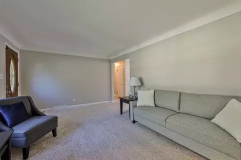 9048 Ranchill Dr, Cincinnati, OH 45231 photo 6