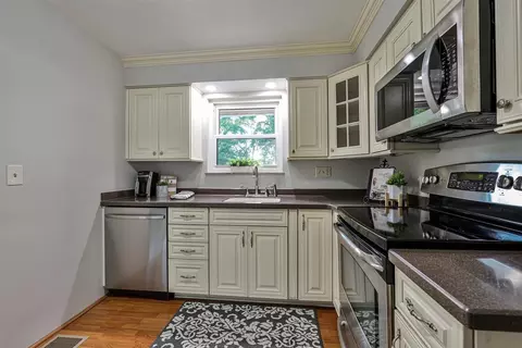 9048 Ranchill Dr, Cincinnati, OH 45231 photo 11