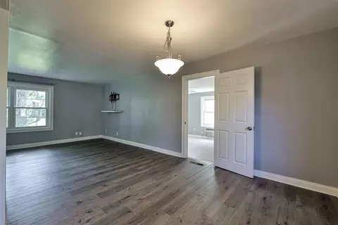 9739 Crestbrook Dr, Cincinnati, OH 45231 photo 12