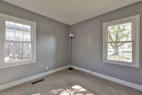 9739 Crestbrook Dr, Cincinnati, OH 45231 photo 17
