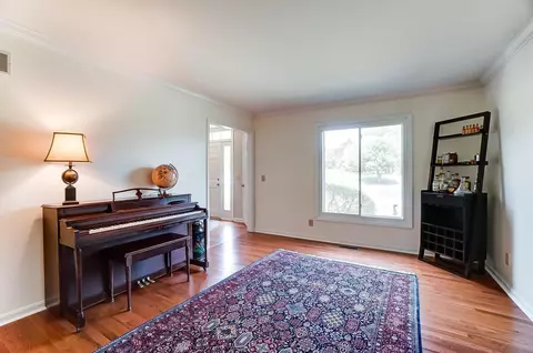 832 Eaglesknoll Ct, Cincinnati, OH 45255 photo 4