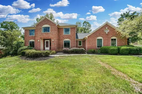 832 Eaglesknoll Ct, Cincinnati, OH 45255 photo 1