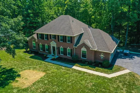 10901 Allenhurst Blvd, Blue Ash, OH 45241 photo 2