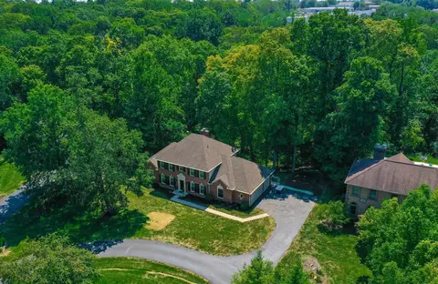10901 Allenhurst Blvd, Blue Ash, OH 45241 photo 3