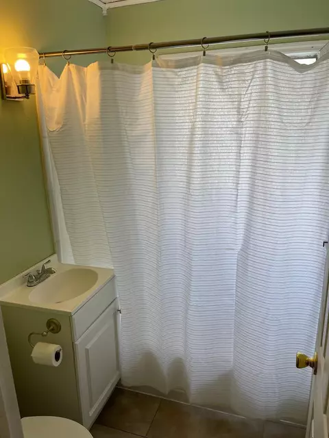 2421 Schon Dr, Cincinnati, OH 45231 photo 18