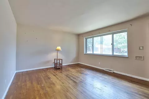 1000 Redbird Dr, Cincinnati, OH 45231 photo 4