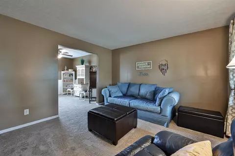 6422 Stapleton Ct, Hamilton, OH 45011 photo 3