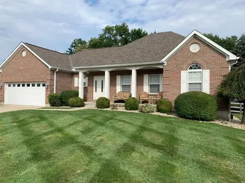 4230 Silver Streak Dr, Cincinnati, OH 45245 photo 2