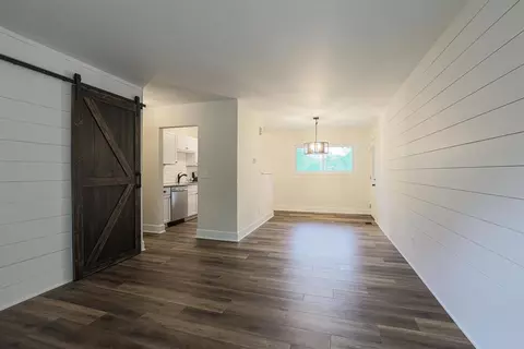 8846 Desoto Dr, Cincinnati, OH 45231 photo 4