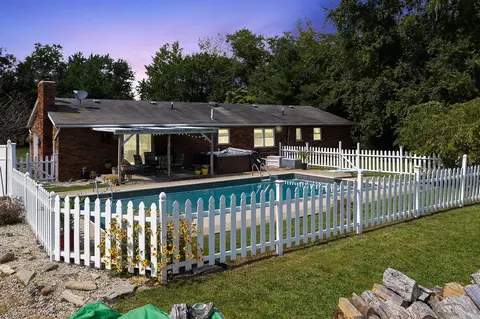 2240 Dean Rd, Bethel, OH 45106 photo 5