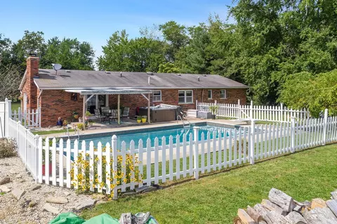 2240 Dean Rd, Bethel, OH 45106 photo 4
