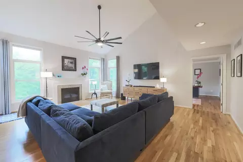 3906 Brigadoon Dr, Cincinnati, OH 45255 photo 6