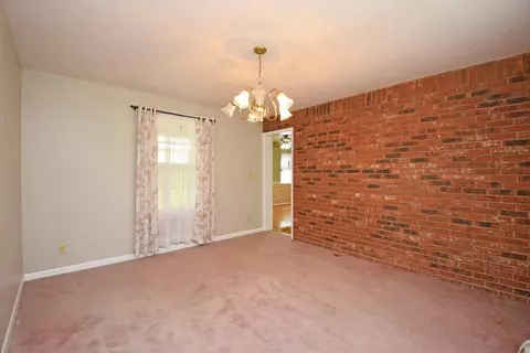 4304 Berwick St, Cincinnati, OH 45227 photo 11
