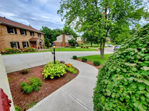 455 Springarden Ct, Cincinnati, OH 45238 photo 3