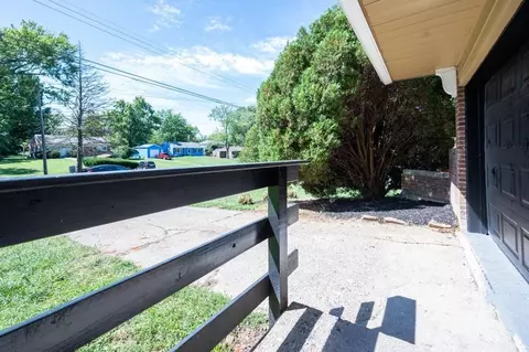 1726 Hudepohl Ln, Cincinnati, OH 45231 photo 4