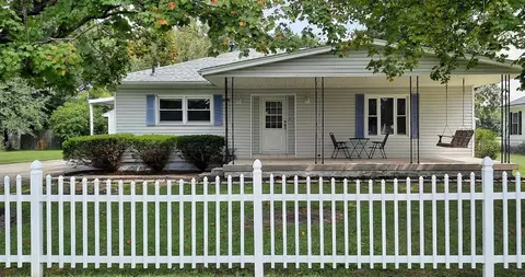 511 Wright St, Blanchester, OH 45107 photo 2