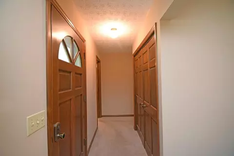 7982 Nieman Dr, Cincinnati, OH 45224 photo 3