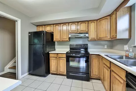 607 Sonny Ln, Cincinnati, OH 45244 photo 12