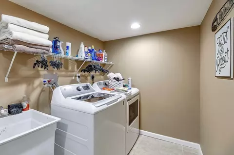 9653 Winton Rd, Cincinnati, OH 45231 photo 39