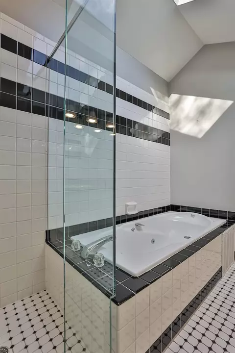 25 Spring Hill Dr, Mariemont, OH 45227 photo 7