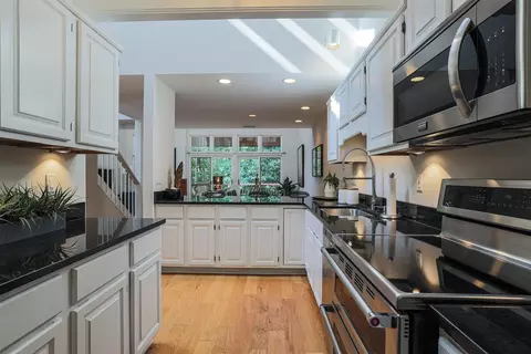 25 Spring Hill Dr, Mariemont, OH 45227 photo 23
