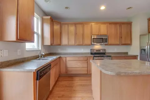 2408 Bluffcrest Ln, Cincinnati, OH 45238 photo 9