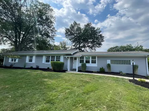 3647 Langhorst Ct, Cincinnati, OH 45236 photo 2