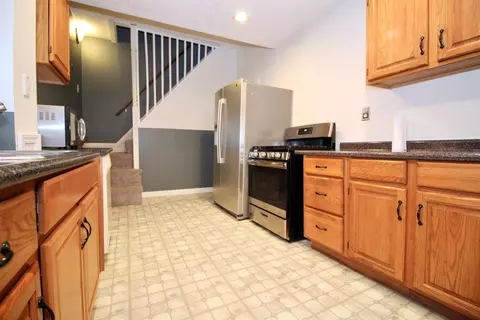 1960 Sutton Ave, Cincinnati, OH 45230 photo 3