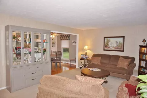 3634 Centurion Dr, Cincinnati, OH 45211 photo 3