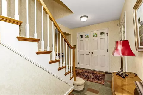 5667 Pinehill Ln, Cincinnati, OH 45238 photo 9