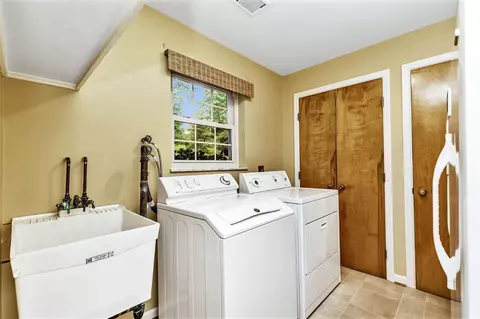 5667 Pinehill Ln, Cincinnati, OH 45238 photo 26