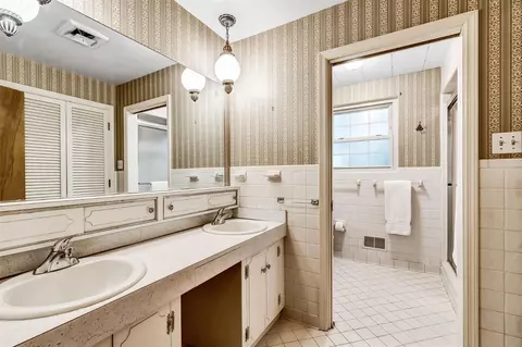 5667 Pinehill Ln, Cincinnati, OH 45238 photo 21