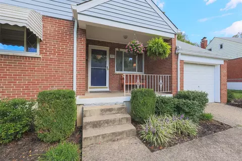 985 Jonquil Ln, Cincinnati, OH 45231 photo 3