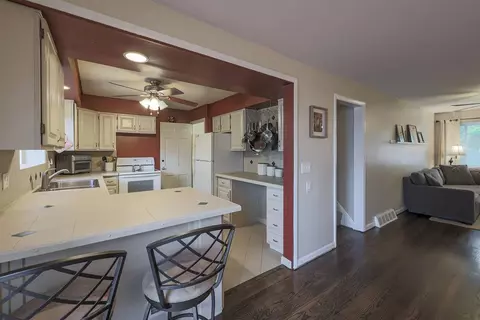985 Jonquil Ln, Cincinnati, OH 45231 photo 13