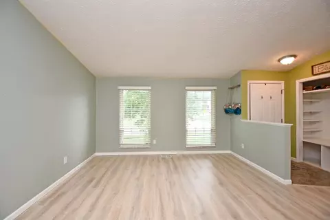 1282 Adams Rd, Cincinnati, OH 45231 photo 3