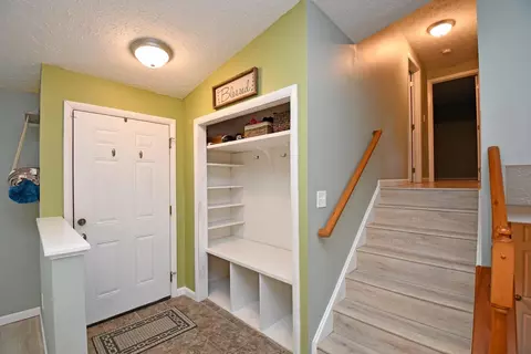 1282 Adams Rd, Cincinnati, OH 45231 photo 2