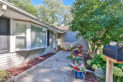 6568 Graf Dr, Cincinnati, OH 45230 photo 3