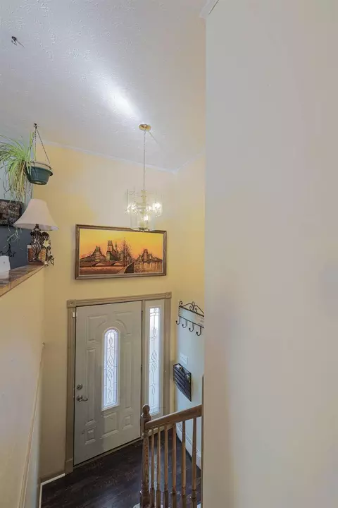 570 Marilyn Ln, Cincinnati, OH 45255 photo 3